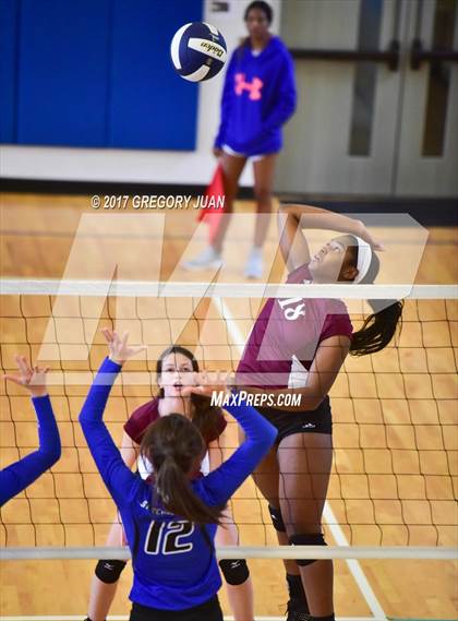Thumbnail 2 in De La Salle vs St. Scholastica (Catholic League Tournament) photogallery.