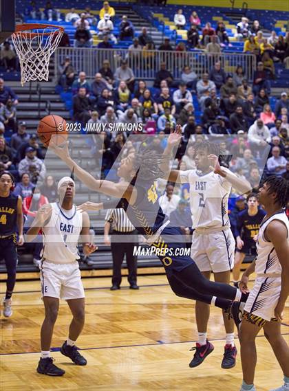Thumbnail 1 in Belleville East @ O'Fallon (IHSA Class 4A Regional Championship) photogallery.