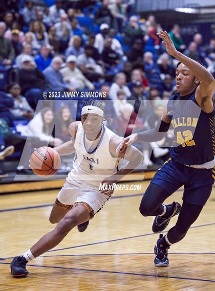 Thumbnail 3 in Belleville East @ O'Fallon (IHSA Class 4A Regional Championship) photogallery.