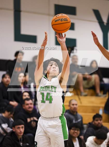 Thumbnail 1 in Selma @ Reedley photogallery.