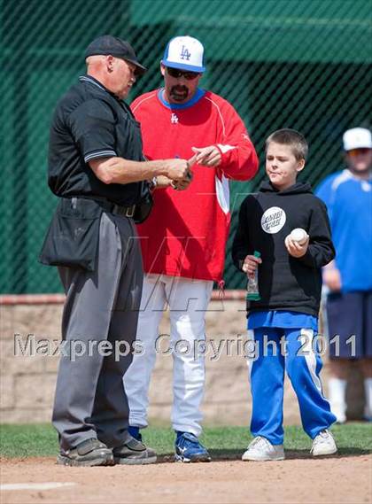 Thumbnail 2 in Murrieta Valley vs. Los Alamitos photogallery.