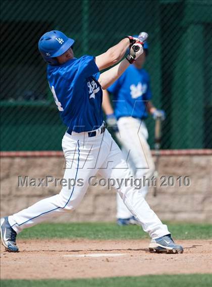 Thumbnail 2 in Murrieta Valley vs. Los Alamitos photogallery.