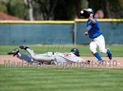 Thumbnail 2 in Murrieta Valley vs. Los Alamitos photogallery.