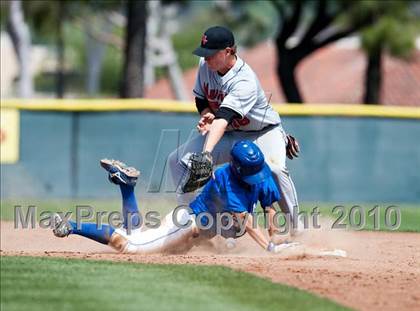 Thumbnail 3 in Murrieta Valley vs. Los Alamitos photogallery.
