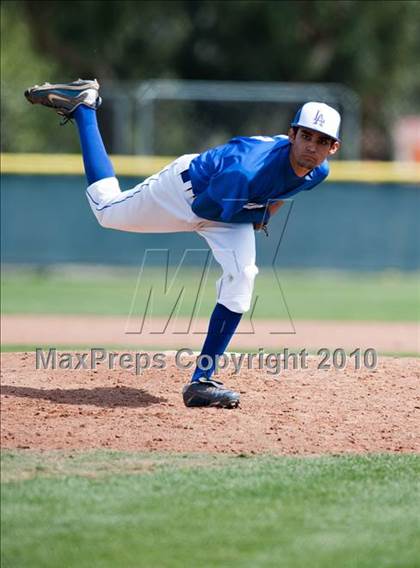 Thumbnail 2 in Murrieta Valley vs. Los Alamitos photogallery.