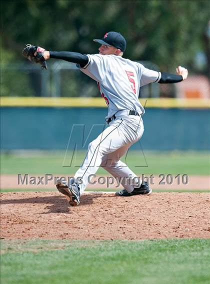 Thumbnail 3 in Murrieta Valley vs. Los Alamitos photogallery.