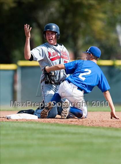 Thumbnail 3 in Murrieta Valley vs. Los Alamitos photogallery.