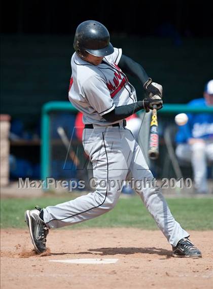 Thumbnail 3 in Murrieta Valley vs. Los Alamitos photogallery.