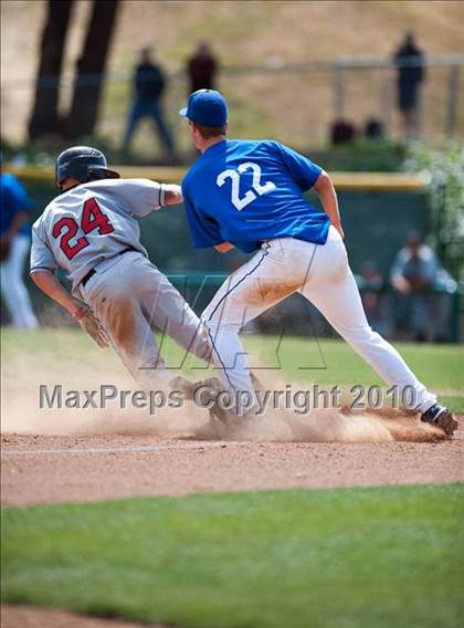 Thumbnail 3 in Murrieta Valley vs. Los Alamitos photogallery.