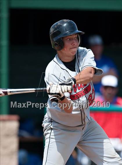 Thumbnail 3 in Murrieta Valley vs. Los Alamitos photogallery.