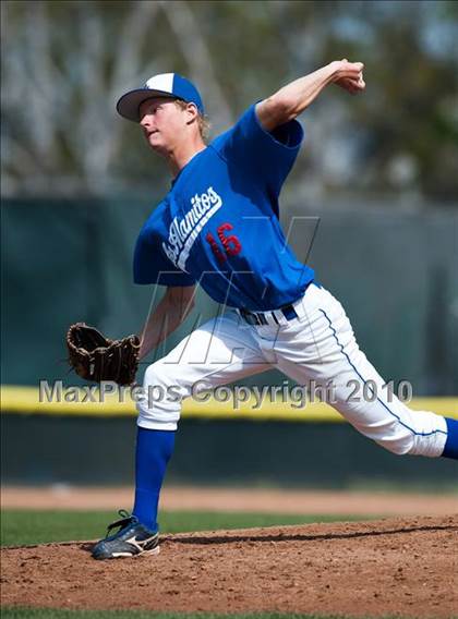 Thumbnail 2 in Murrieta Valley vs. Los Alamitos photogallery.