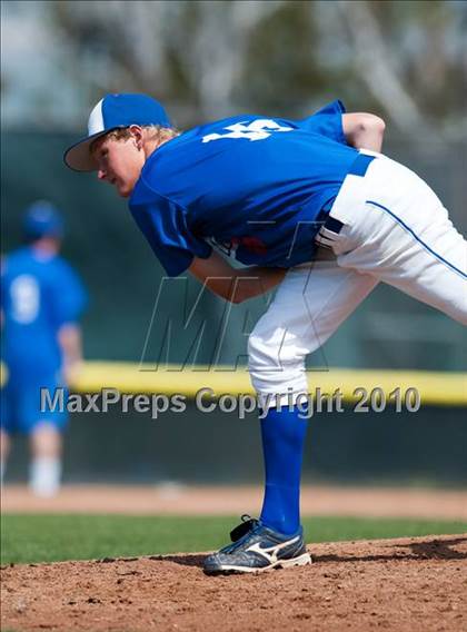 Thumbnail 1 in Murrieta Valley vs. Los Alamitos photogallery.