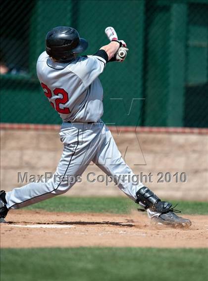 Thumbnail 2 in Murrieta Valley vs. Los Alamitos photogallery.