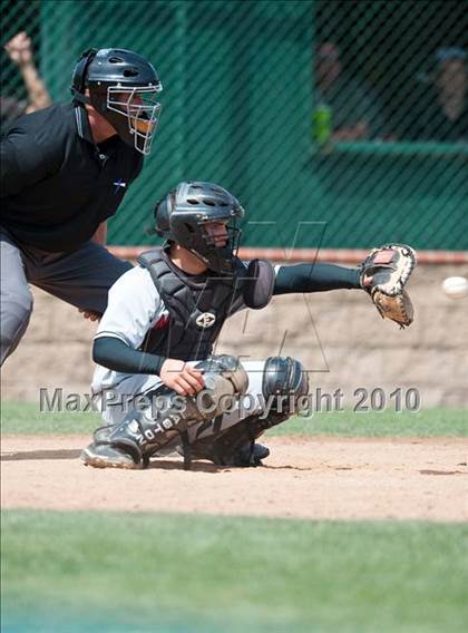 Thumbnail 3 in Murrieta Valley vs. Los Alamitos photogallery.