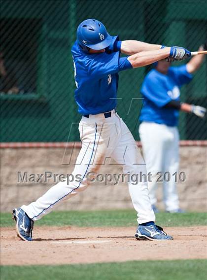 Thumbnail 2 in Murrieta Valley vs. Los Alamitos photogallery.