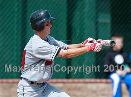 Thumbnail 2 in Murrieta Valley vs. Los Alamitos photogallery.