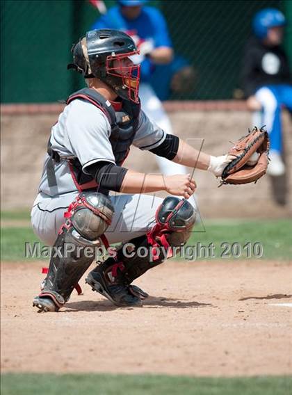Thumbnail 3 in Murrieta Valley vs. Los Alamitos photogallery.