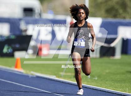 Thumbnail 3 in Bob Hayes Invitational (400m) photogallery.