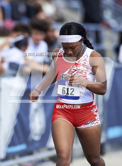 Thumbnail 3 in Bob Hayes Invitational (400m) photogallery.