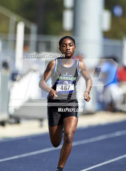 Thumbnail 3 in Bob Hayes Invitational (400m) photogallery.