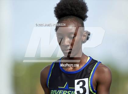 Thumbnail 1 in Bob Hayes Invitational (400m) photogallery.