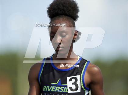 Thumbnail 3 in Bob Hayes Invitational (400m) photogallery.