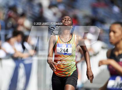Thumbnail 2 in Bob Hayes Invitational (400m) photogallery.