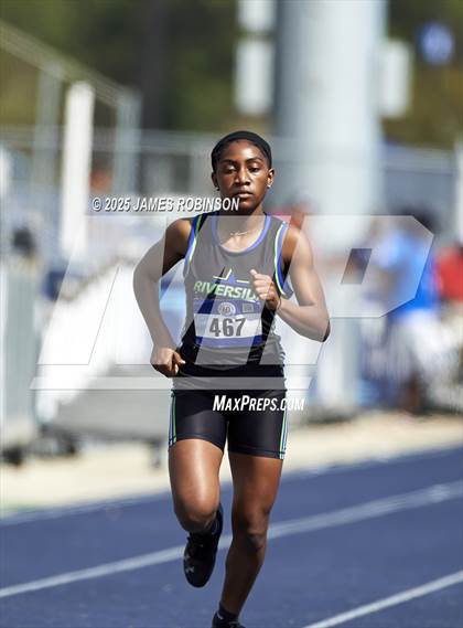 Thumbnail 2 in Bob Hayes Invitational (400m) photogallery.
