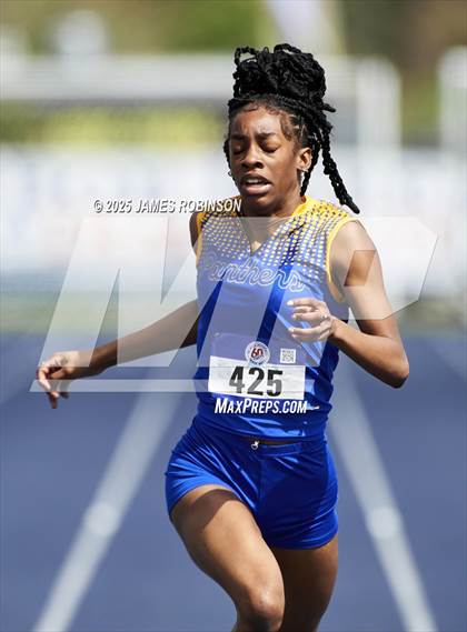 Thumbnail 1 in Bob Hayes Invitational (400m) photogallery.