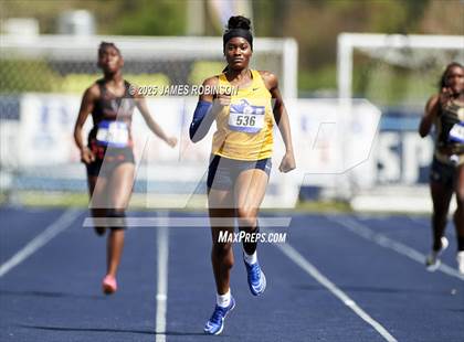 Thumbnail 1 in Bob Hayes Invitational (400m) photogallery.