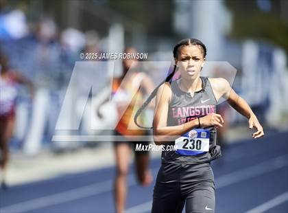 Thumbnail 3 in Bob Hayes Invitational (400m) photogallery.