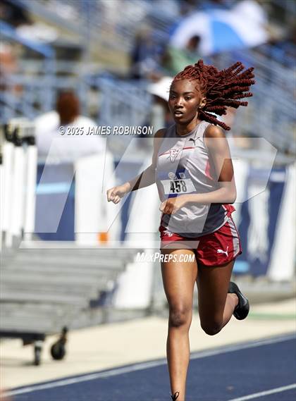 Thumbnail 3 in Bob Hayes Invitational (400m) photogallery.