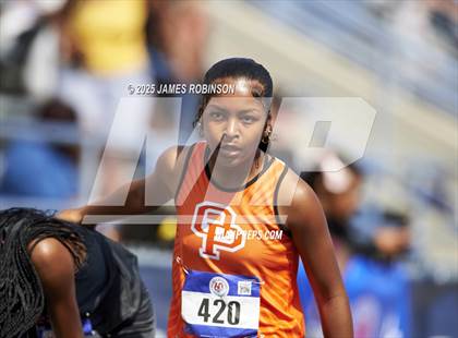 Thumbnail 2 in Bob Hayes Invitational (400m) photogallery.