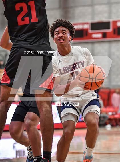 Thumbnail 3 in Liberty vs. Centennial (Nike Extravaganza) photogallery.