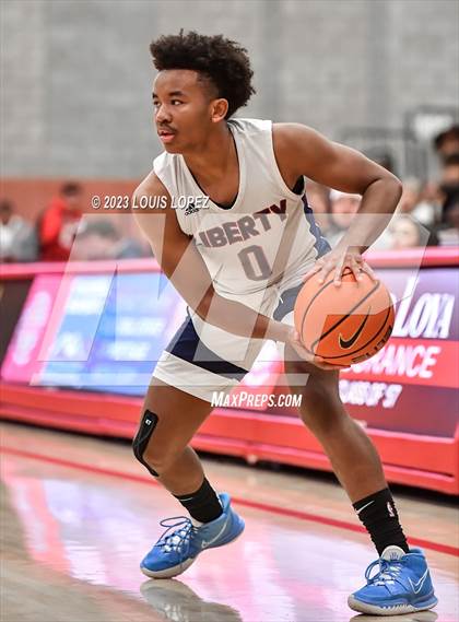 Thumbnail 2 in Liberty vs. Centennial (Nike Extravaganza) photogallery.