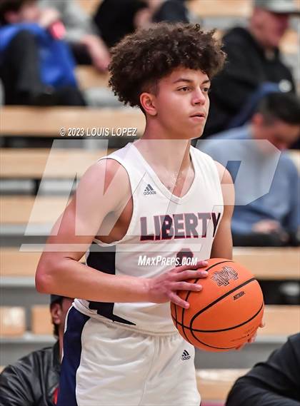 Thumbnail 2 in Liberty vs. Centennial (Nike Extravaganza) photogallery.