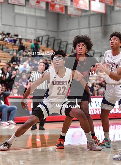 Thumbnail 2 in Liberty vs. Centennial (Nike Extravaganza) photogallery.