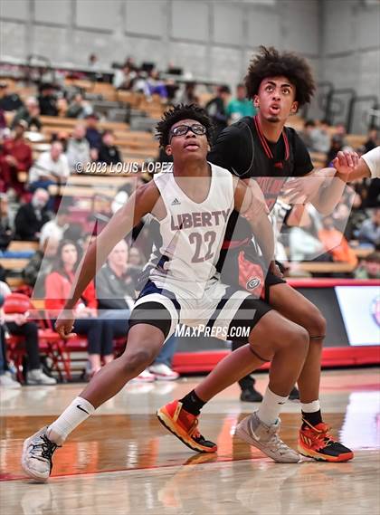 Thumbnail 2 in Liberty vs. Centennial (Nike Extravaganza) photogallery.