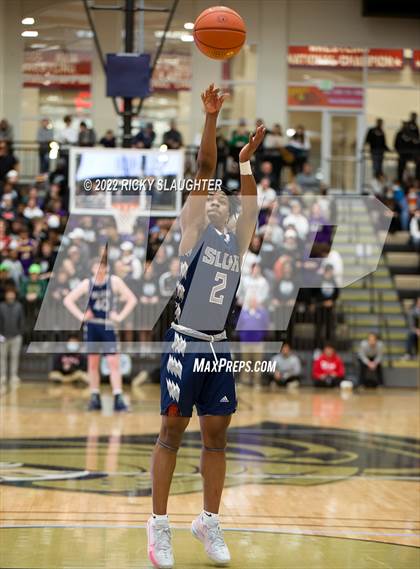 Thumbnail 2 in Christian Brothers vs. St. Louis Universityn (MSHSAA Class 6 Sectional) photogallery.