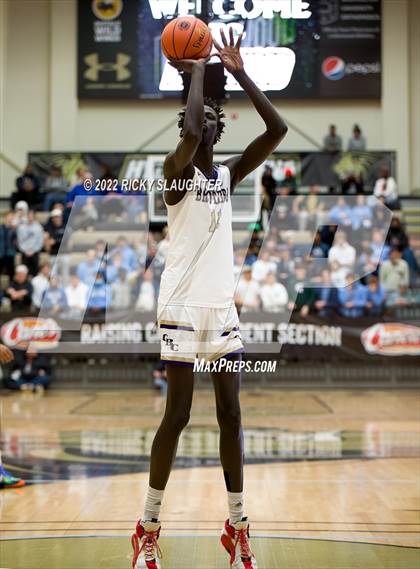 Thumbnail 2 in Christian Brothers vs. St. Louis Universityn (MSHSAA Class 6 Sectional) photogallery.