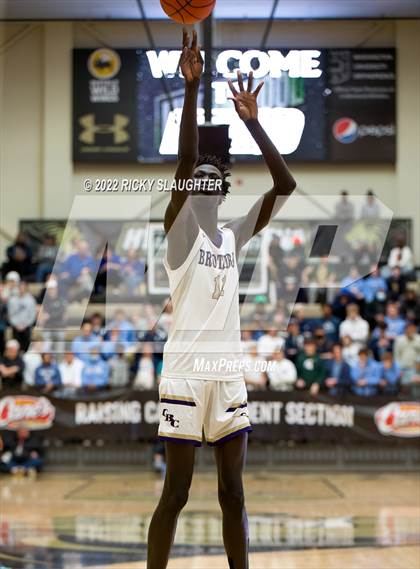 Thumbnail 3 in Christian Brothers vs. St. Louis Universityn (MSHSAA Class 6 Sectional) photogallery.