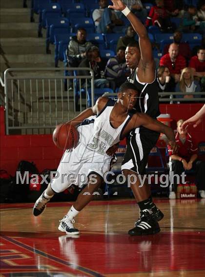 Thumbnail 2 in Marcus vs Huntington (Metroplex Thanksgiving Hoopfest) photogallery.