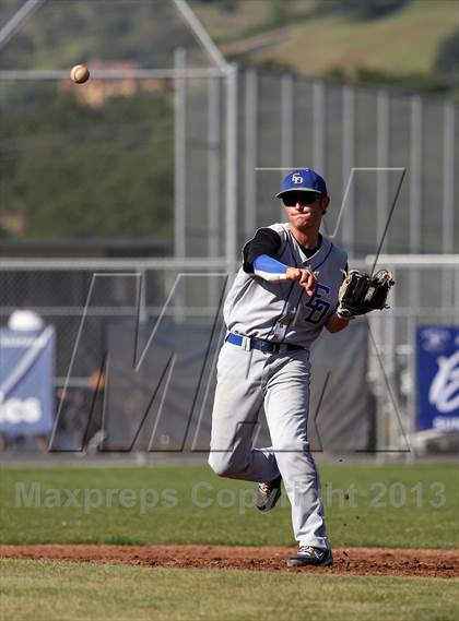 Thumbnail 1 in El Dorado @ Vista del Lago photogallery.