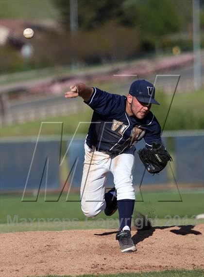 Thumbnail 1 in El Dorado @ Vista del Lago photogallery.
