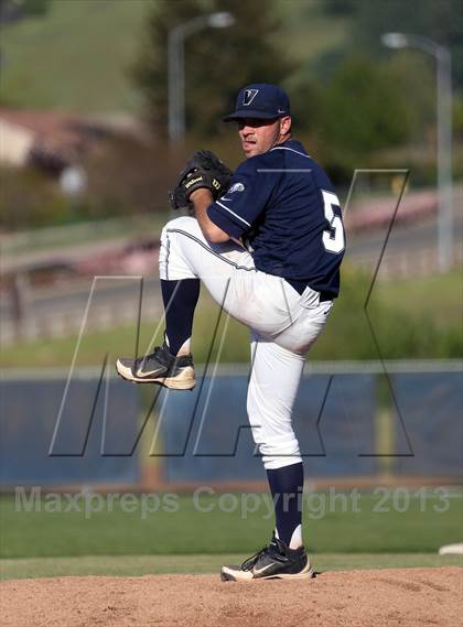 Thumbnail 1 in El Dorado @ Vista del Lago photogallery.