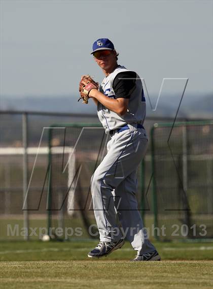 Thumbnail 3 in El Dorado @ Vista del Lago photogallery.