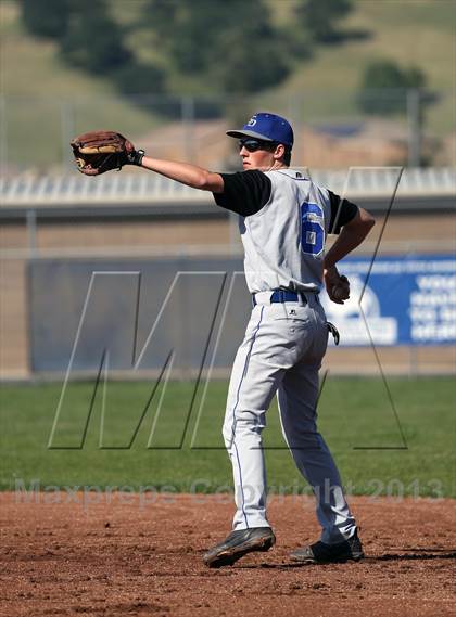 Thumbnail 2 in El Dorado @ Vista del Lago photogallery.