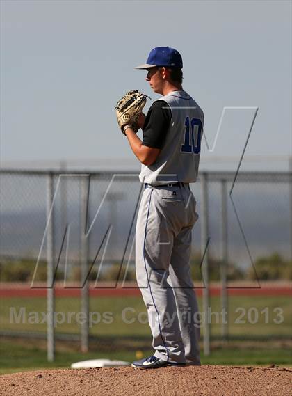 Thumbnail 1 in El Dorado @ Vista del Lago photogallery.