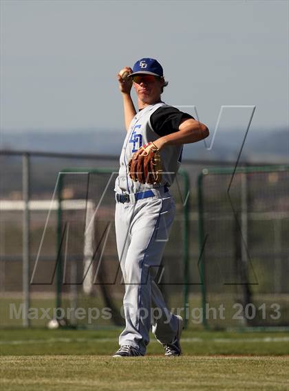 Thumbnail 1 in El Dorado @ Vista del Lago photogallery.
