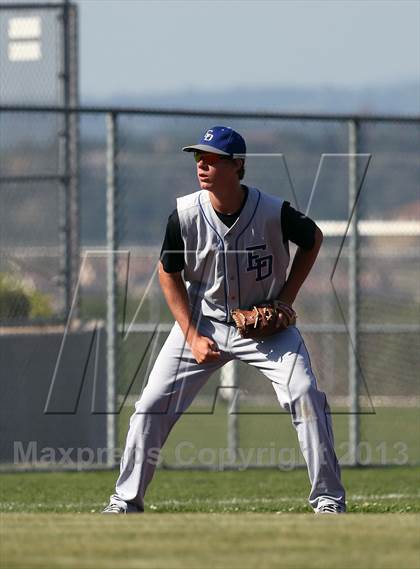 Thumbnail 1 in El Dorado @ Vista del Lago photogallery.